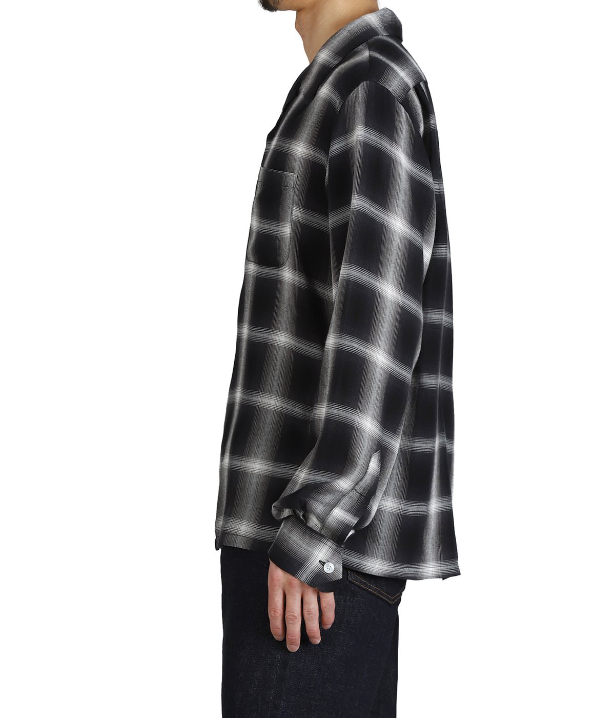 model（175cm / 60kg）B85 W75 H92 着用サイズ：M