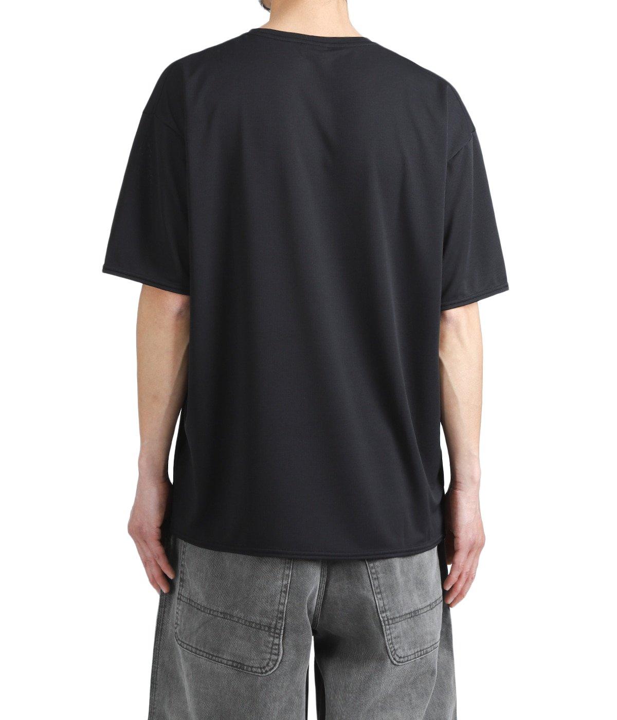 model（175cm / 60kg）B85 W75 H92 着用サイズ：L