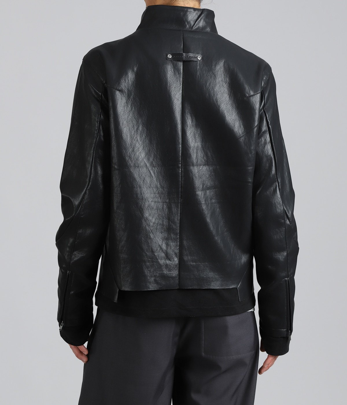 model（175cm / 60kg）B85 W75 H92 着用サイズ：2