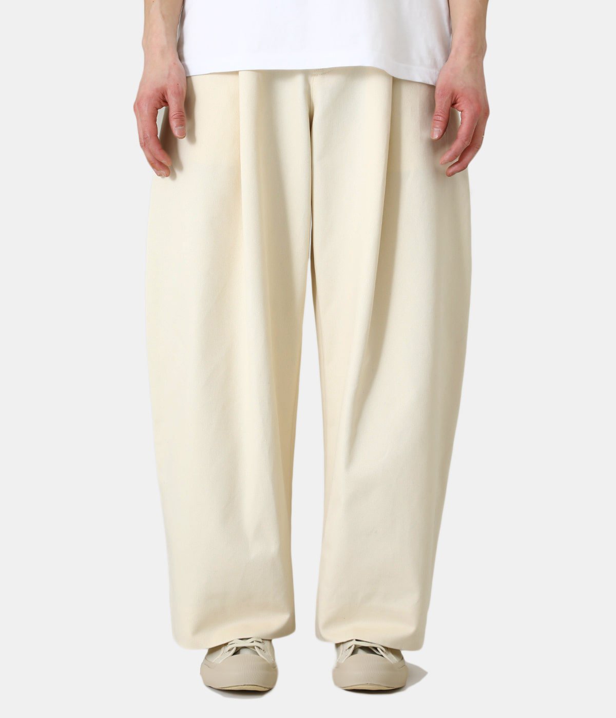 SORTE PEACHED COTTON TWILL VOLUME PLEAT PANTS | STUDIO NICHOLSON