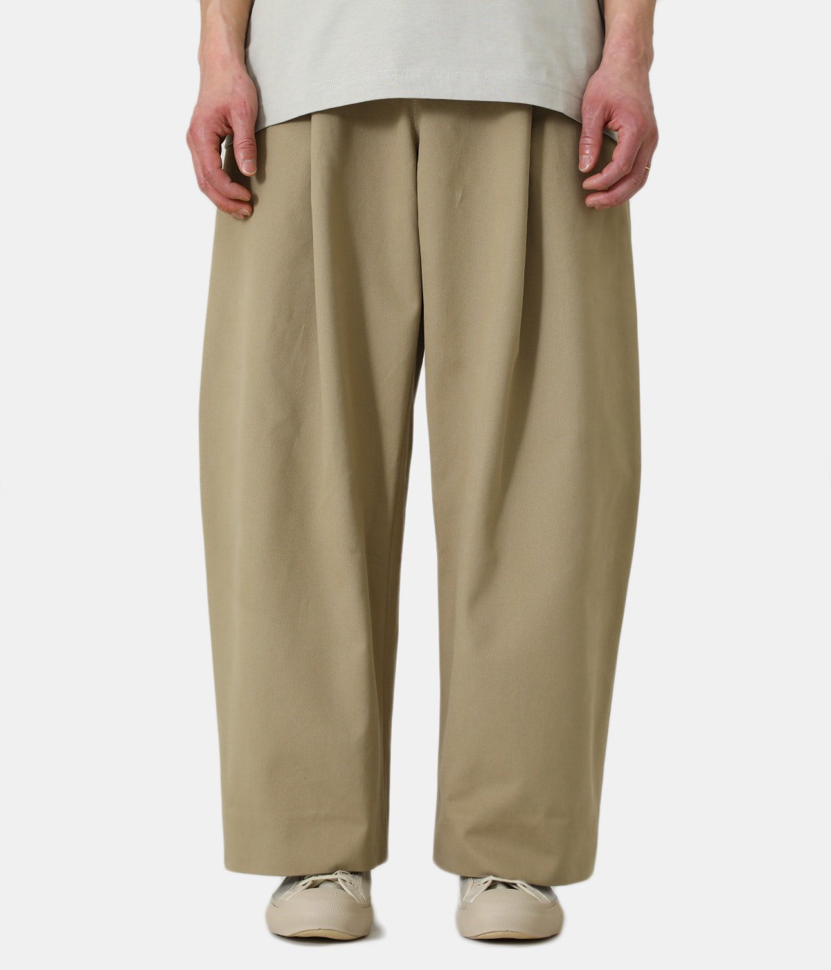 SORTE PEACHED COTTON TWILL VOLUME PLEAT PANTS | STUDIO NICHOLSON