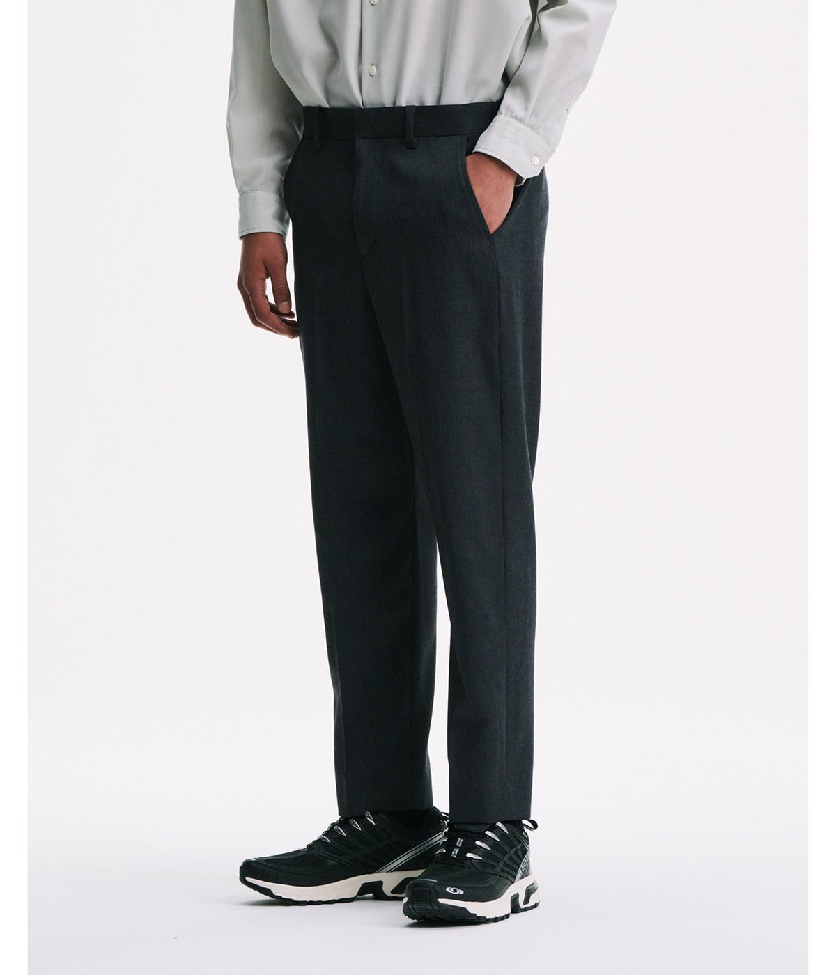 FLANNEL WOOL SHIRRING SLIM-FIT SLACKS | SOPHNET.(ソフネット