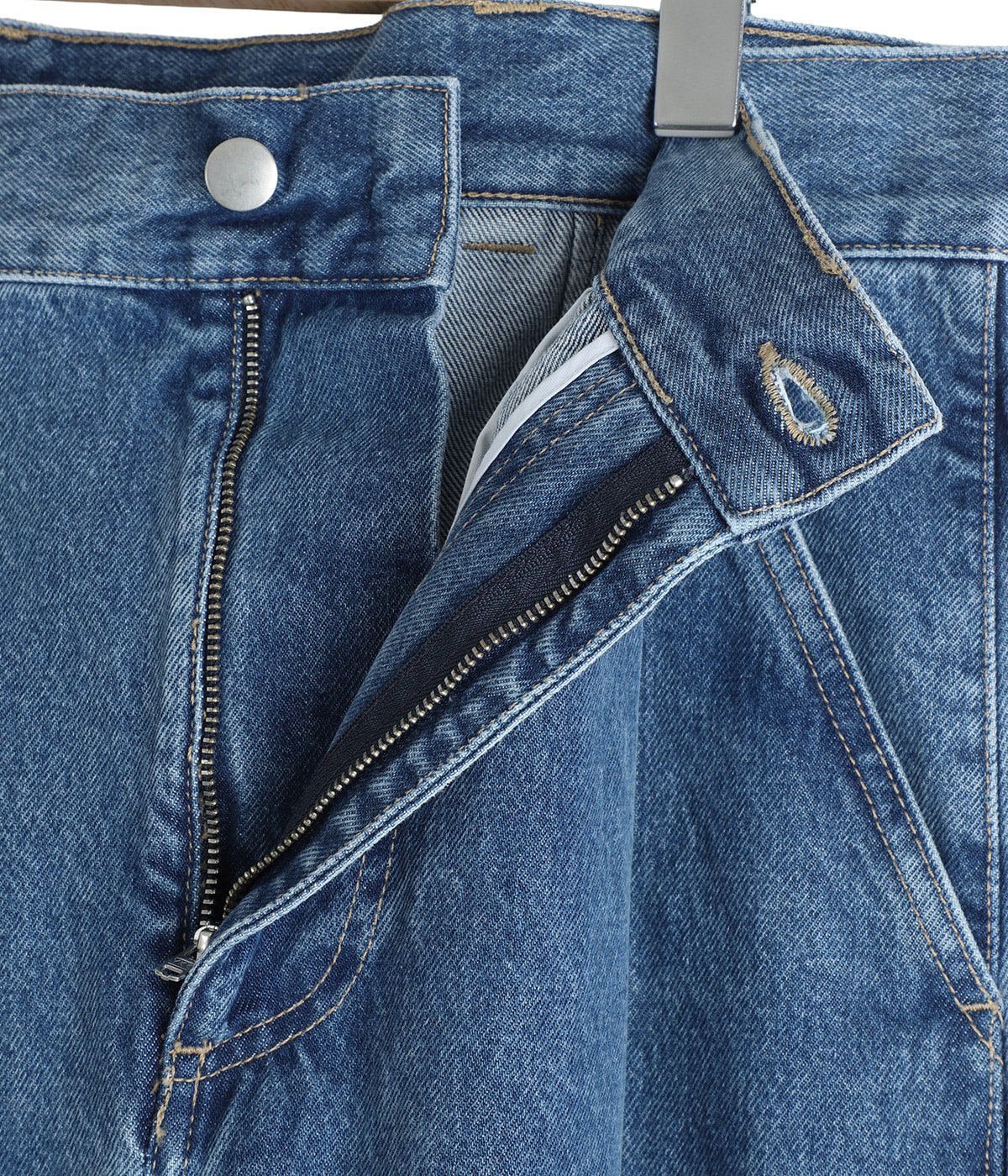 Julius 25fw ワイドデニムパンツ DEAN JULIUS / Wide-legged denim trousers | MARINA YEE(マリナ・イー