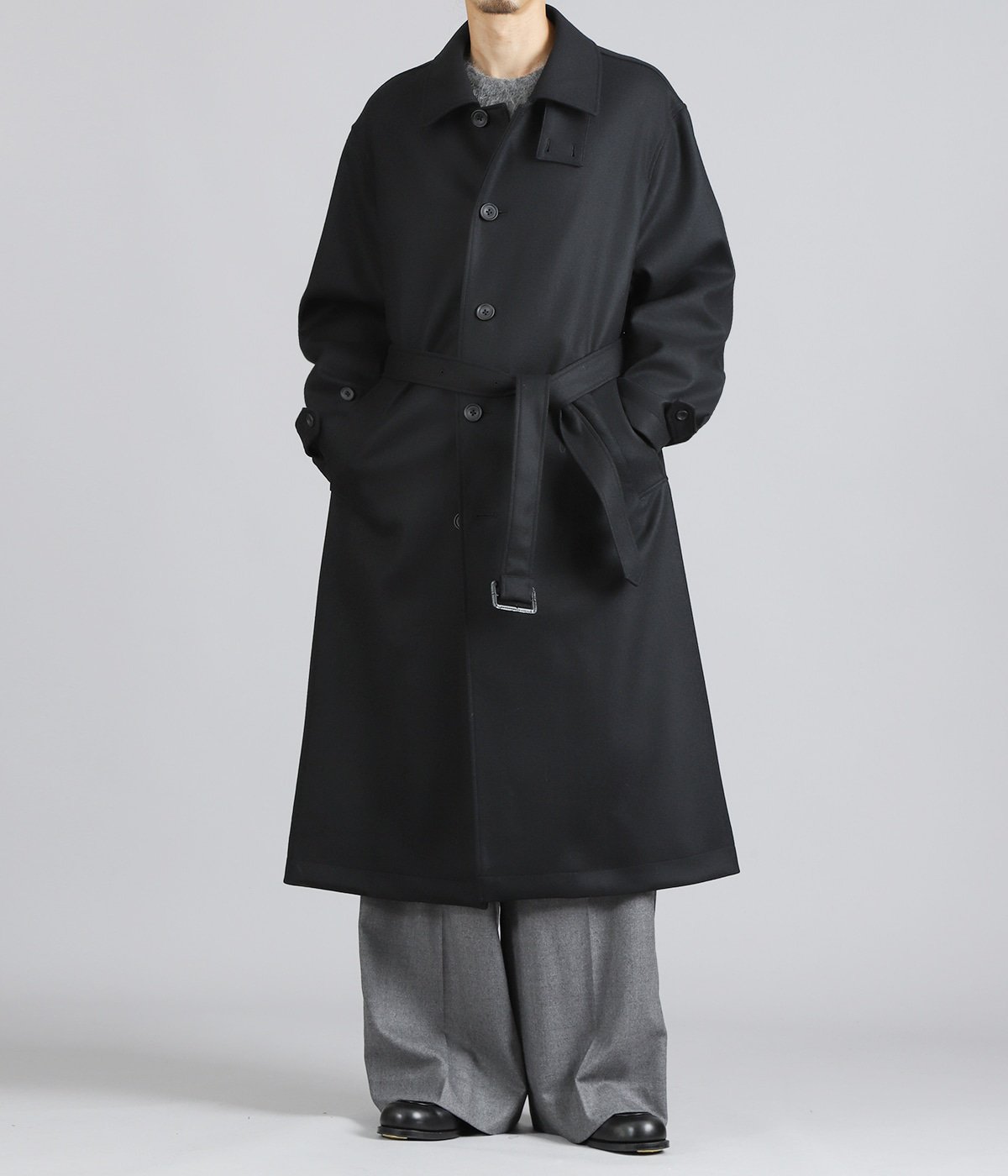 model（175cm / 60kg）B85 W75 H92 着用サイズ：S