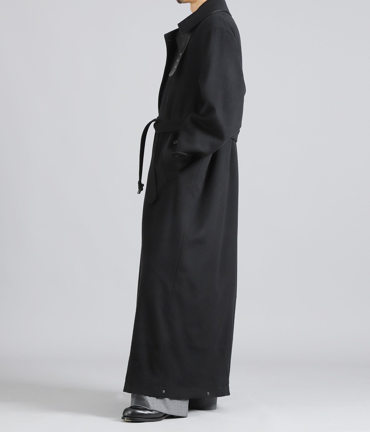model（175cm / 60kg）B85 W75 H92 着用サイズ：S