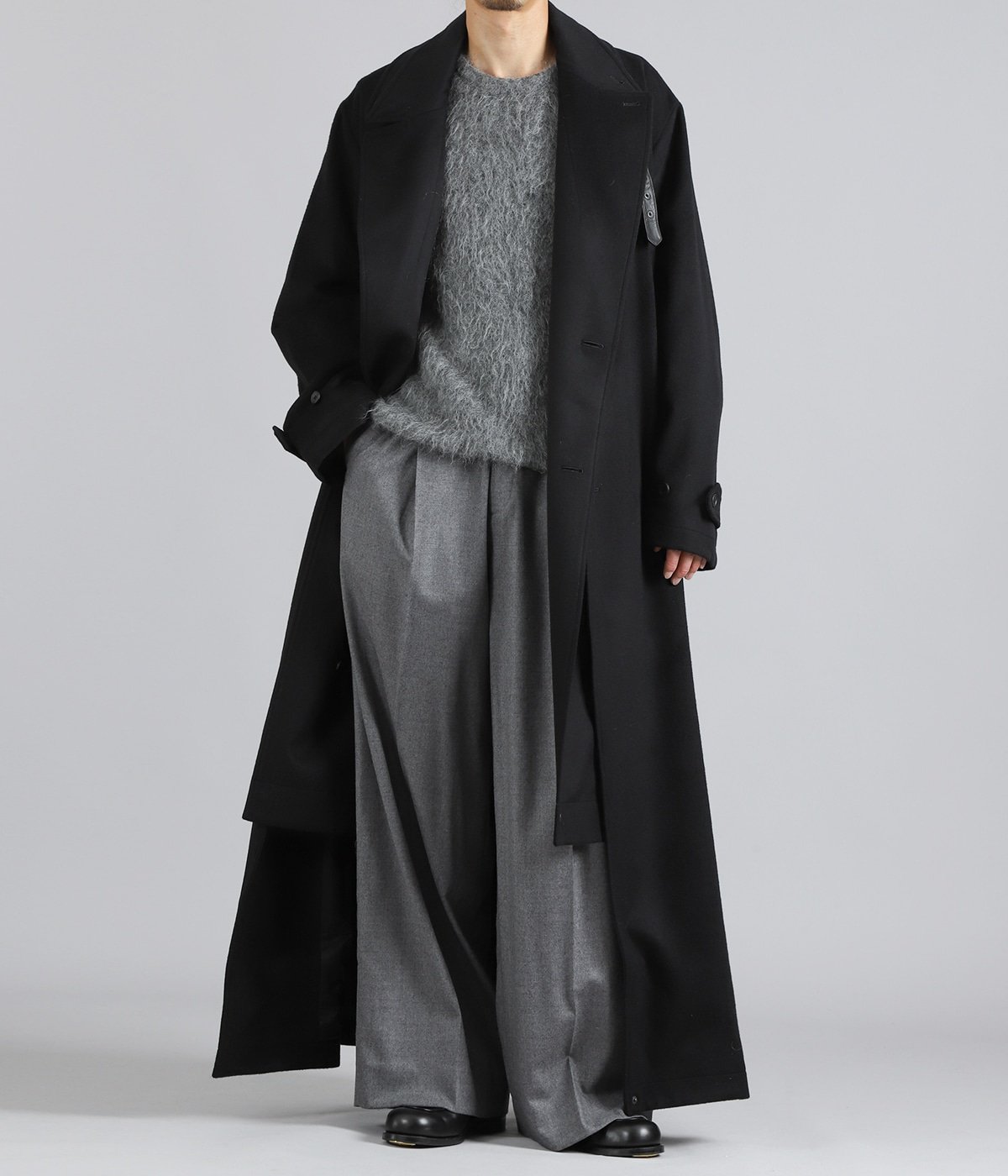 model（175cm / 60kg）B85 W75 H92 着用サイズ：S