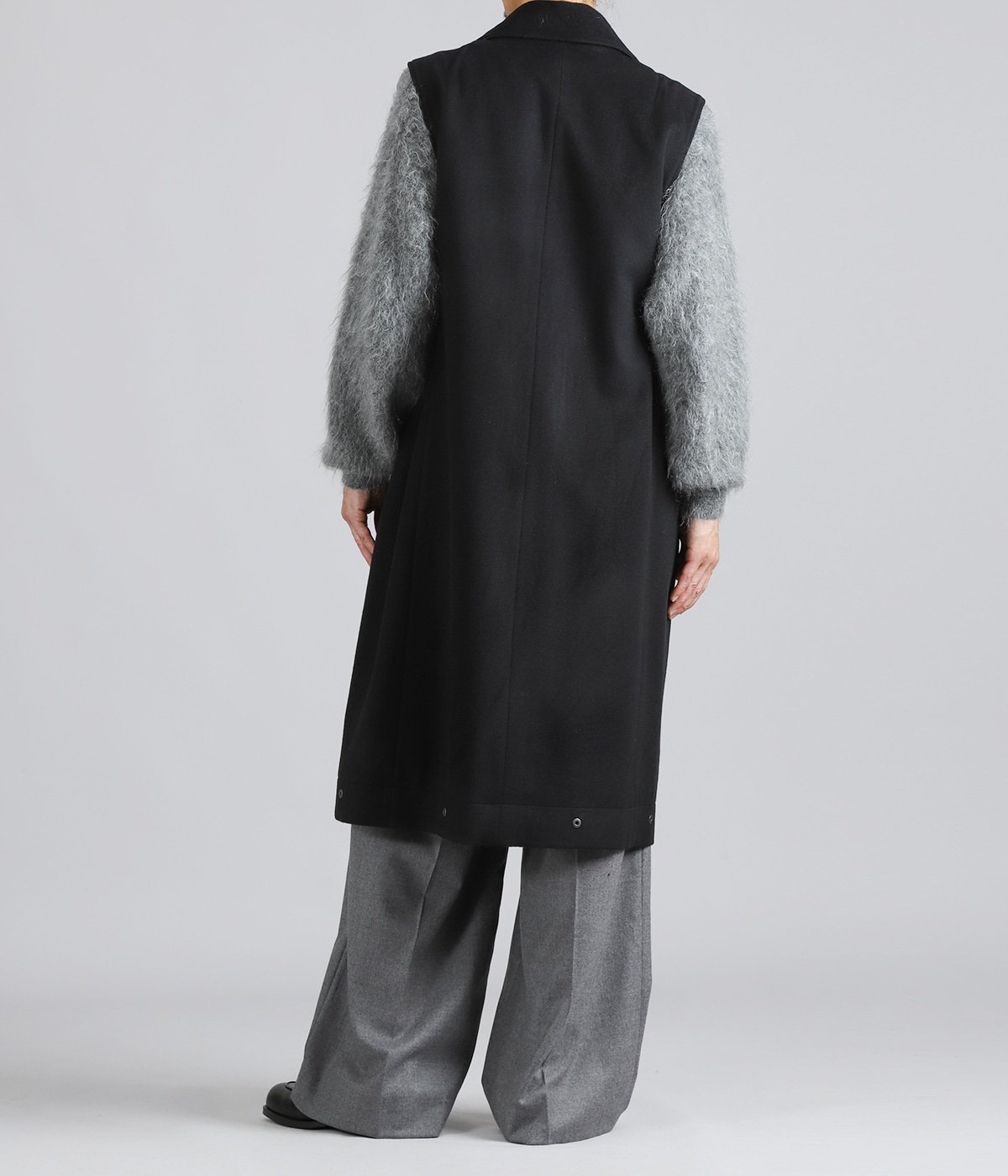model（175cm / 60kg）B85 W75 H92 着用サイズ：S