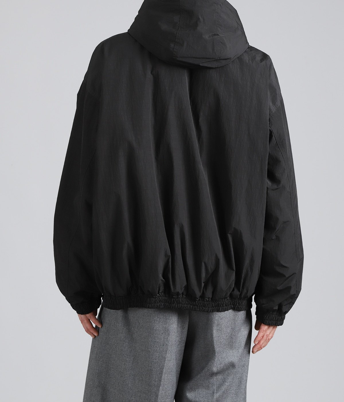 model(175cm / 60kg)B85 W75 H92 着用サイズ：S