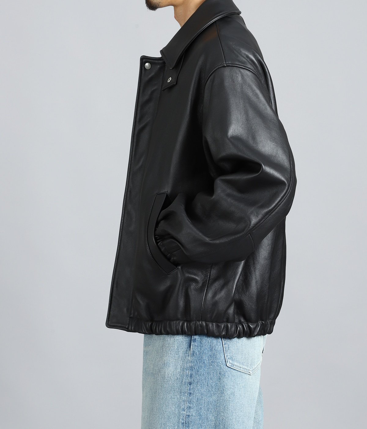 model（175cm / 60kg）B85 W75 H92 着用サイズ：S