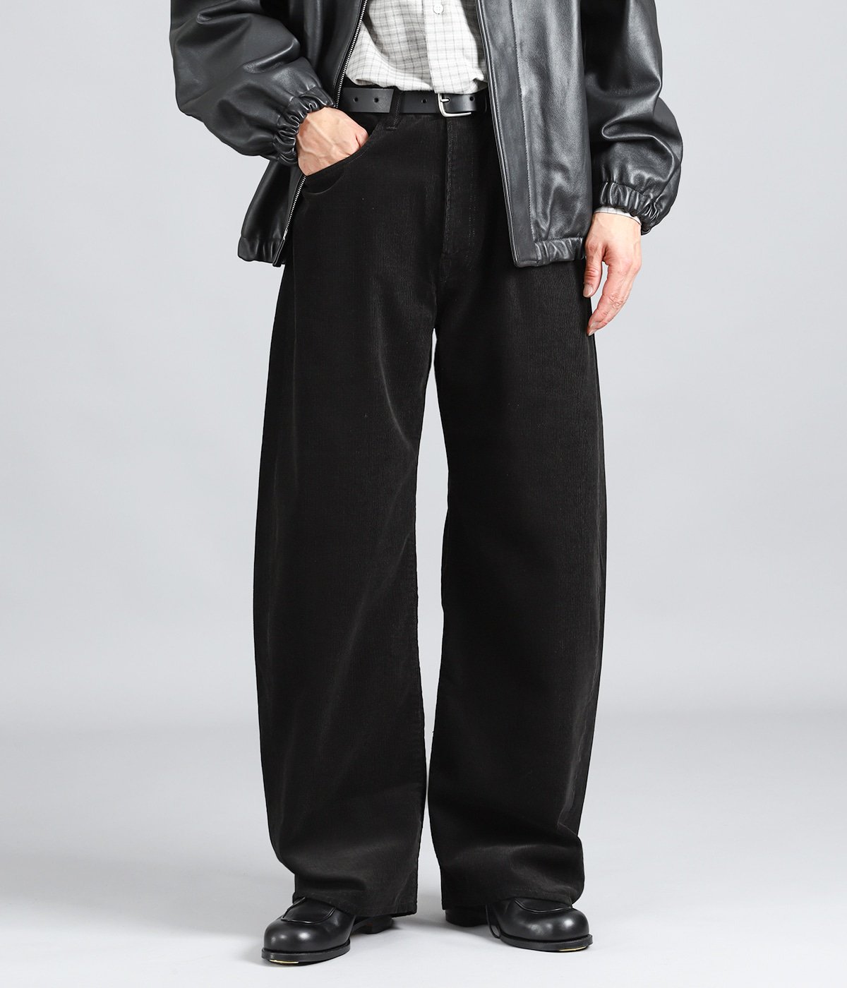 model(175cm / 60kg)B85 W75 H92 着用サイズ：S