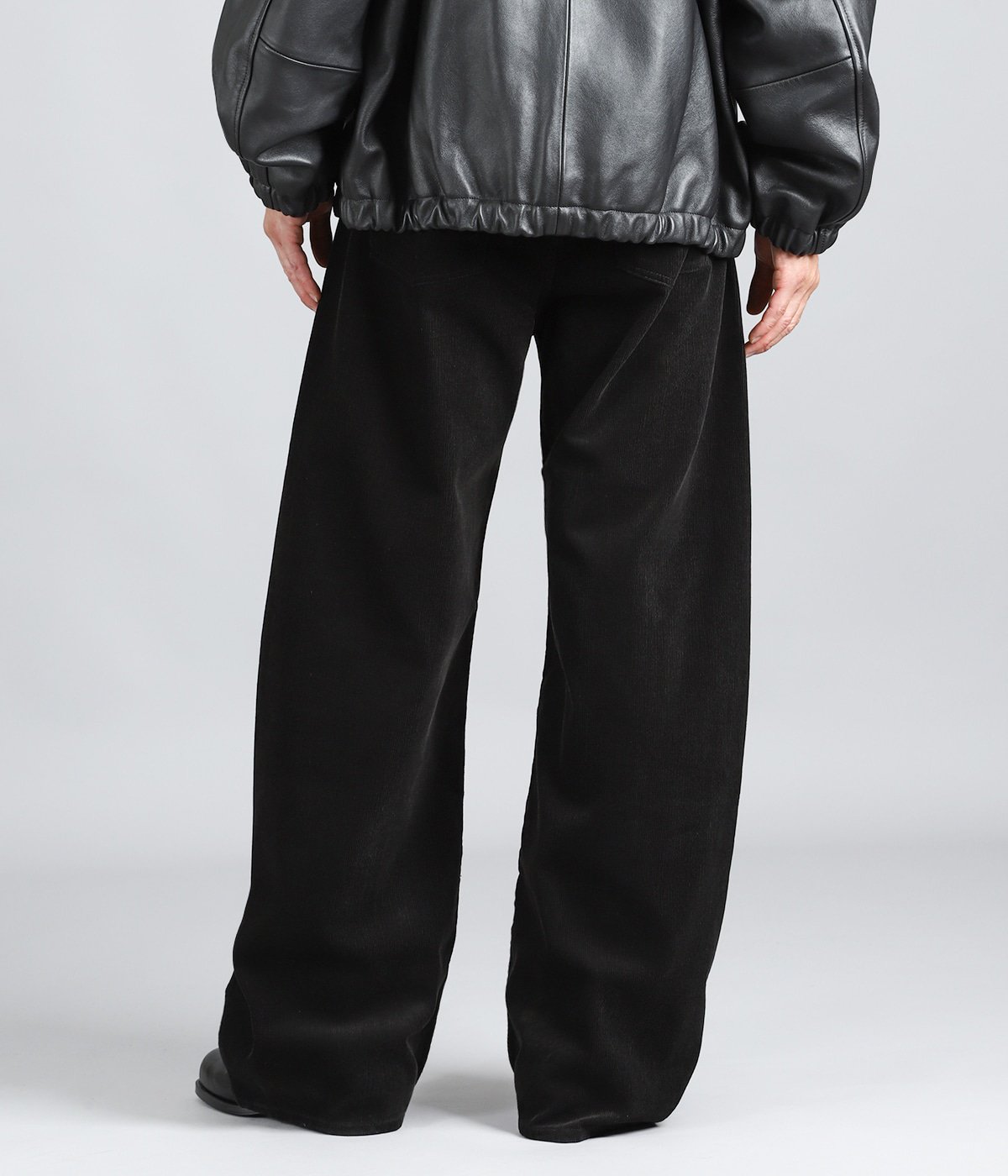 model(175cm / 60kg)B85 W75 H92 着用サイズ：S
