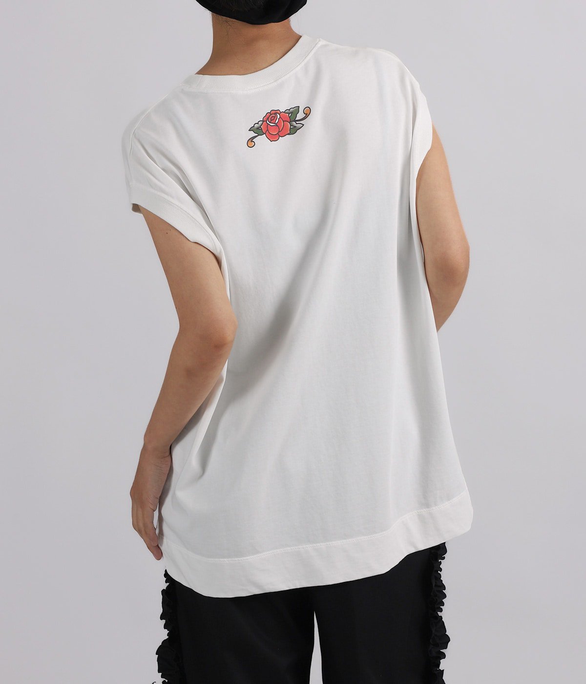 model（162cm） 着用サイズ：FREE(ONE)