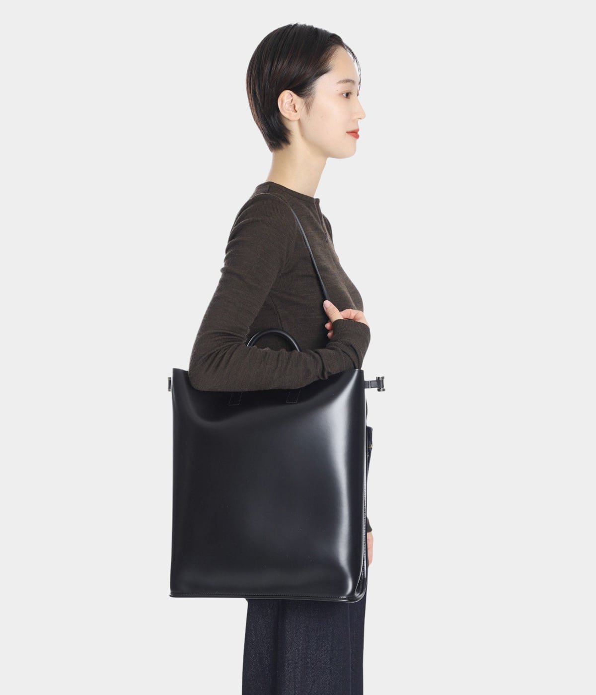 PIENI SULKA L ショルダーバッグ 黒 レザー PIENI (ピエニ) SULKA L / ショルダートートバッグ