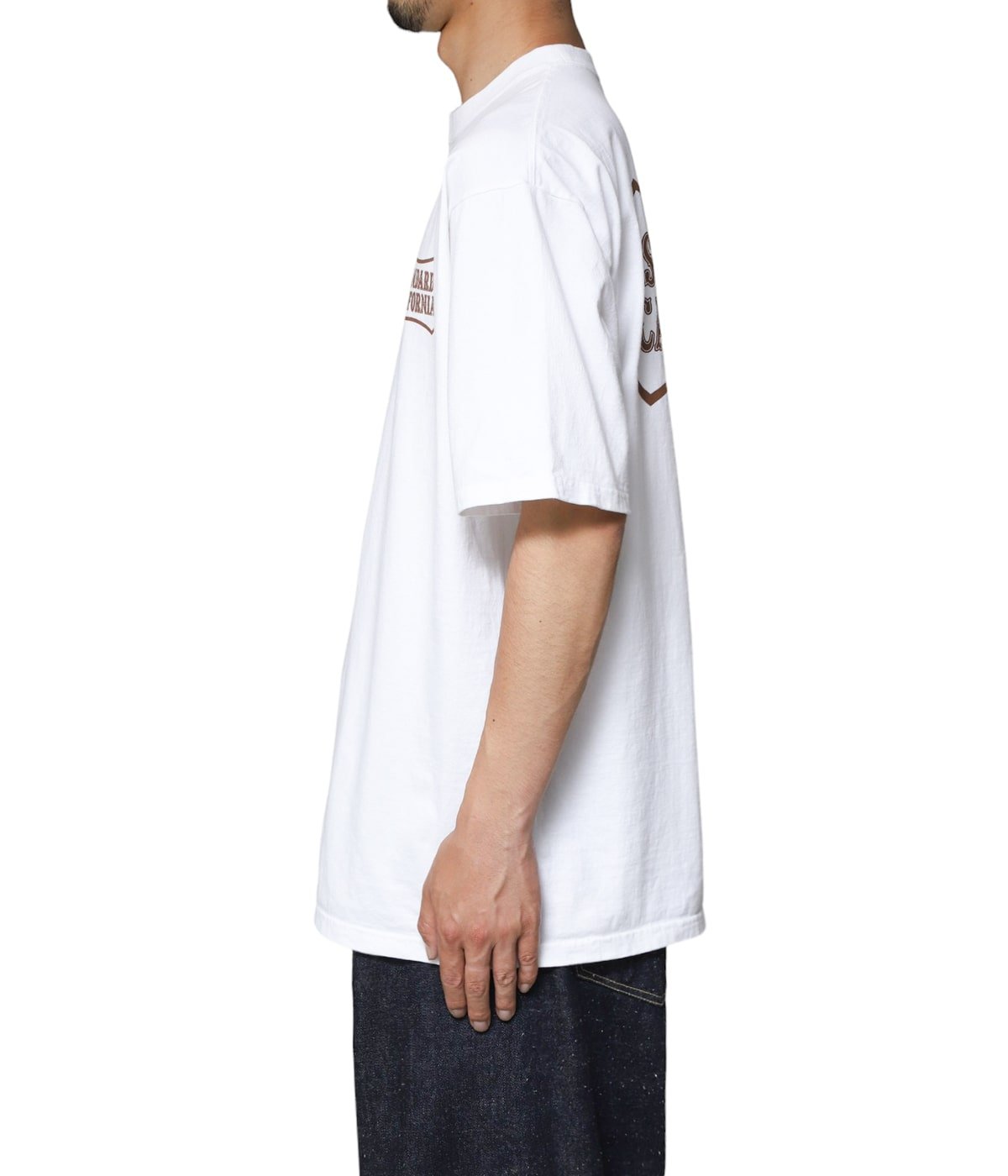 model（184cm / 63kg）B85 W80 H102 着用サイズ：XL