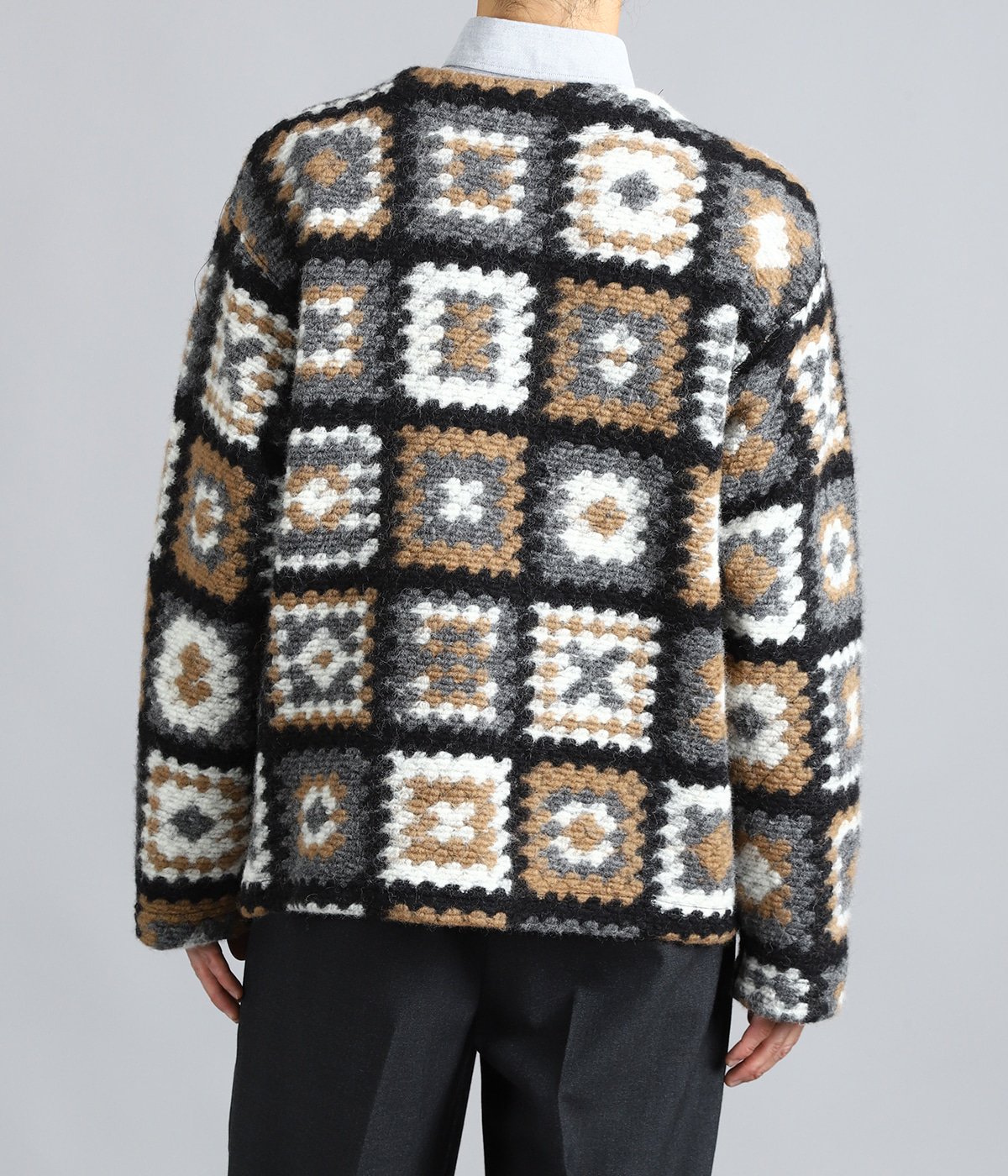 model（175cm / 60kg）B85 W75 H92 着用サイズ：S
