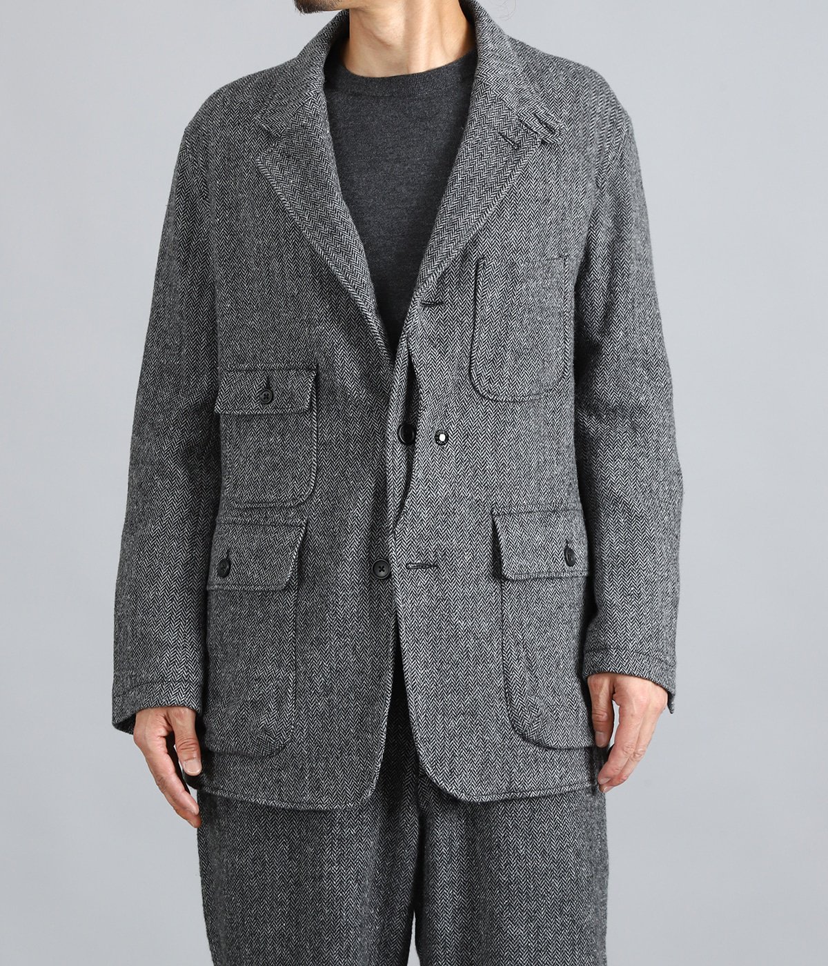 model（175cm / 60kg）B85 W75 H92 着用サイズ：S