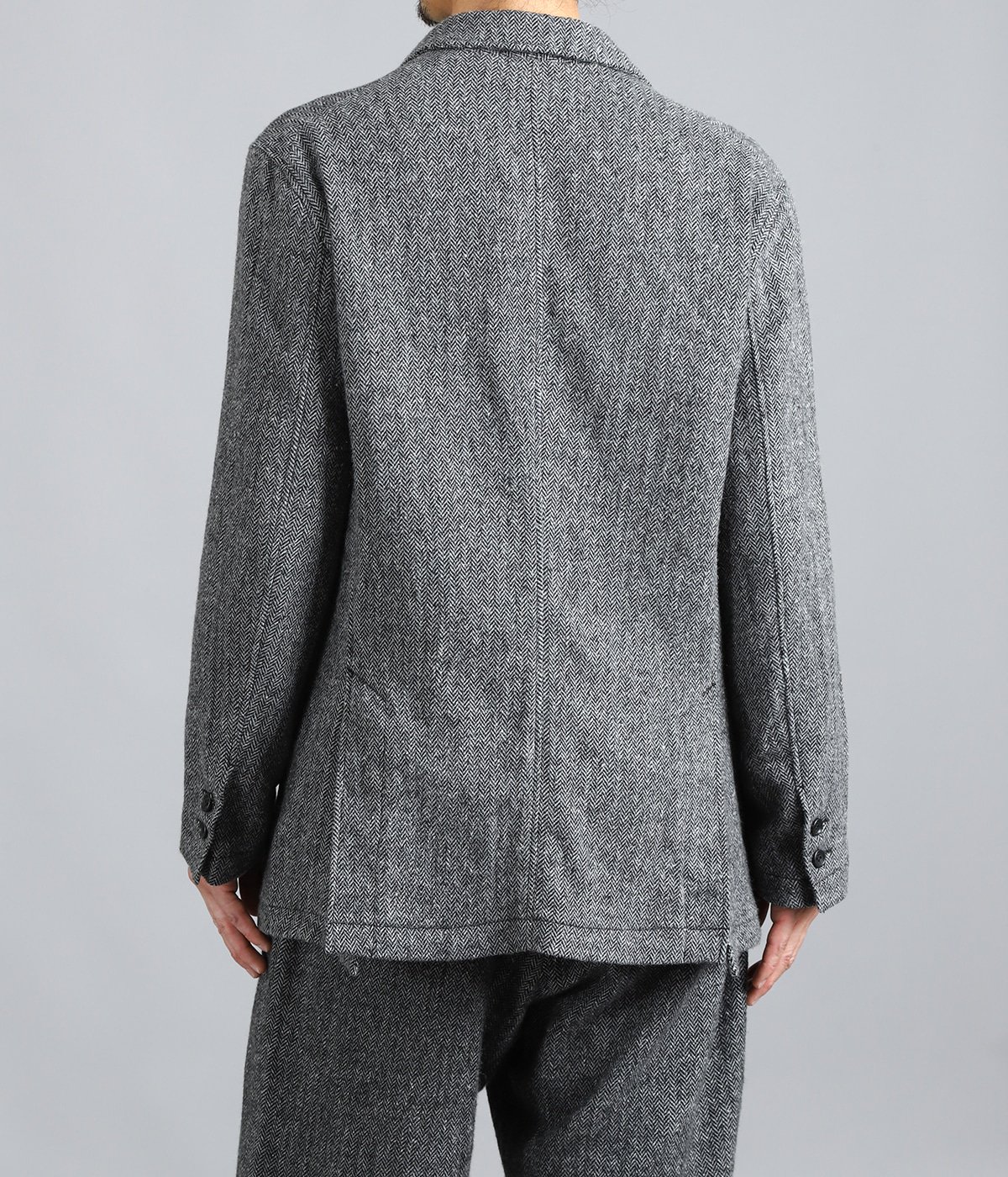 model（175cm / 60kg）B85 W75 H92 着用サイズ：S