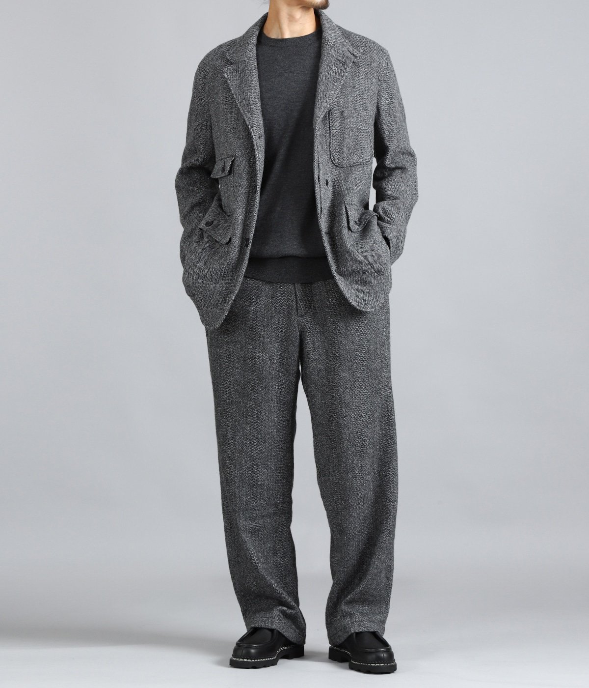 PANTS : Officer Pant Poly Wool Herringbone を着用