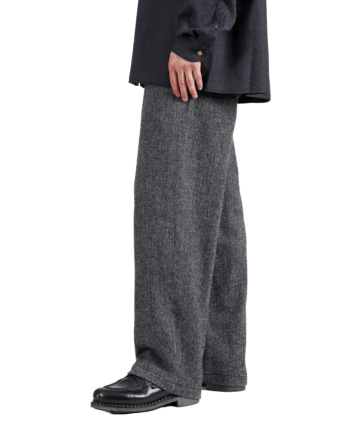 model(175cm / 60kg)B85 W75 H92 着用サイズ：S