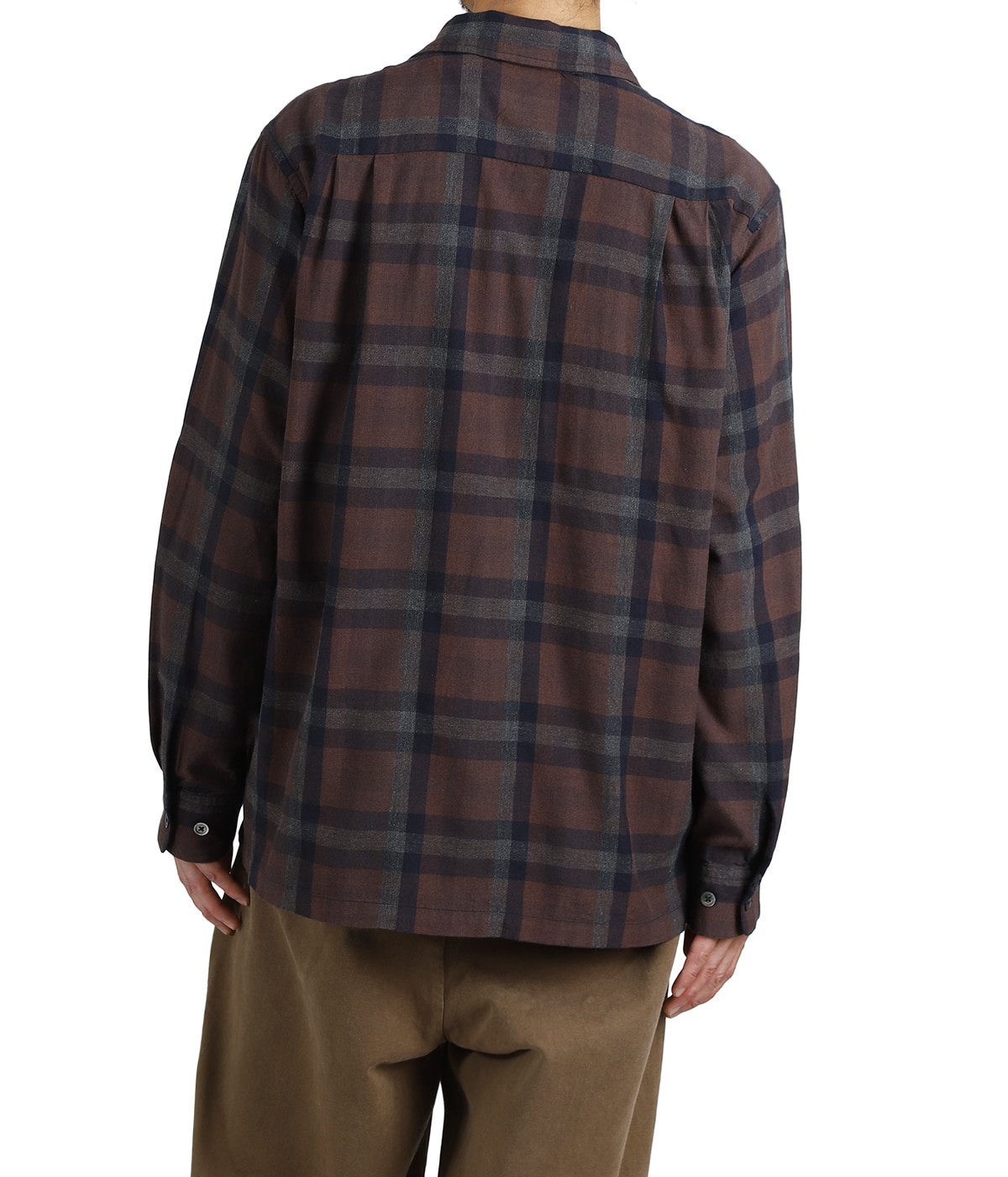 model（175cm / 60kg）B85 W75 H92 着用サイズ：M