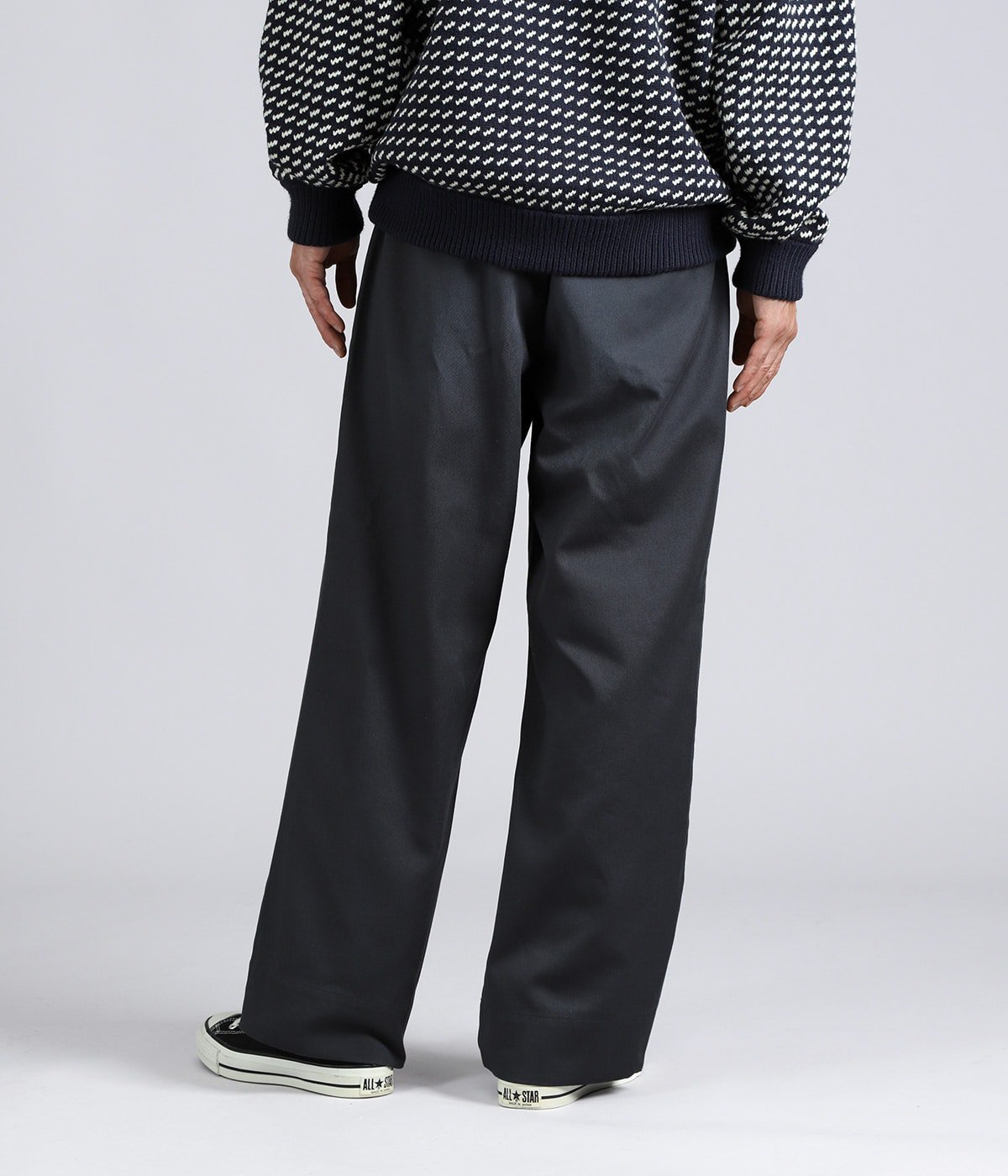 model(175cm / 60kg)B85 W75 H92 着用サイズ：M