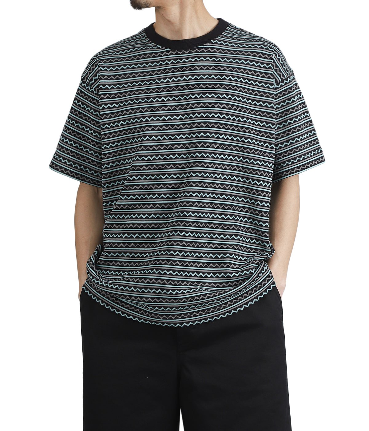 model（175cm / 60kg）B85 W75 H92 着用サイズ：M