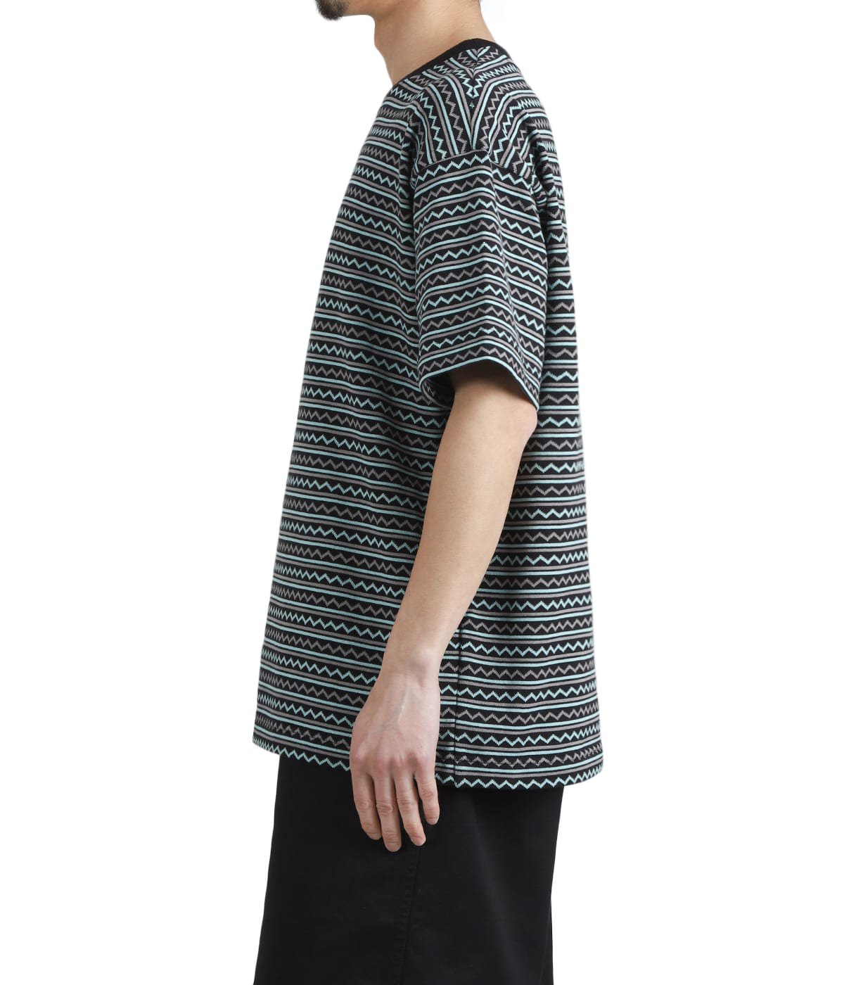 model（175cm / 60kg）B85 W75 H92 着用サイズ：M
