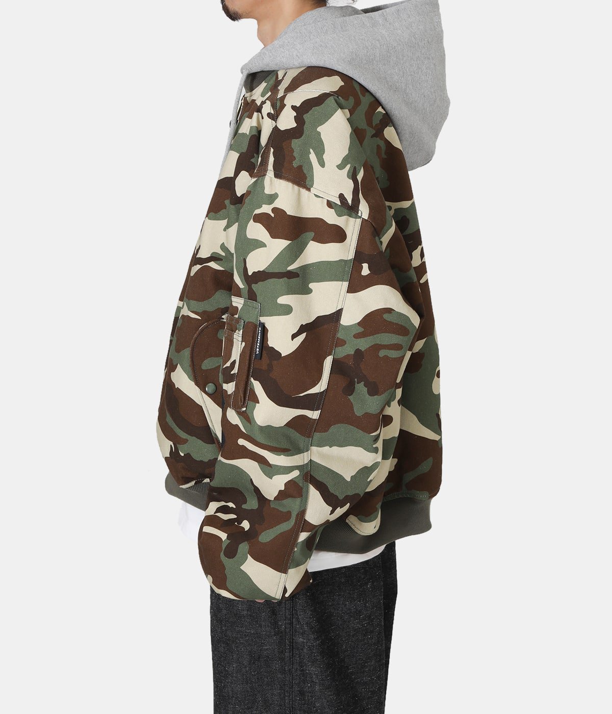 HOODED CAMO BOMBER | VETEMENTS(ヴェトモン) / アウター ダウン・中綿