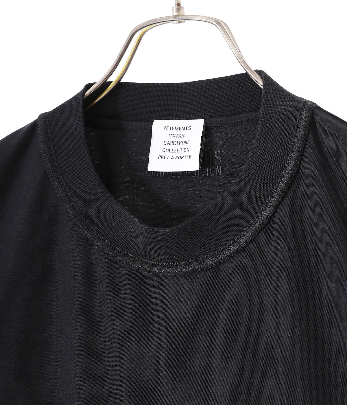 VETEMENTS / ヴェトモン：ALL BLACK INSIDE OUT T-SHIRT：UA53TR360[RIP]-