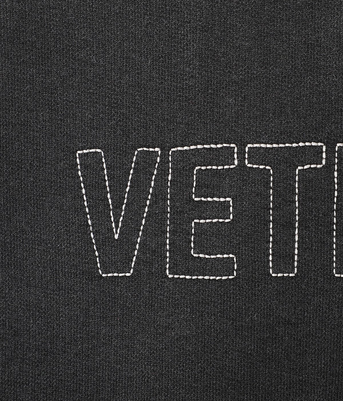 LOGO OUTLINE HOODIE | VETEMENTS(ヴェトモン) / トップス パーカー