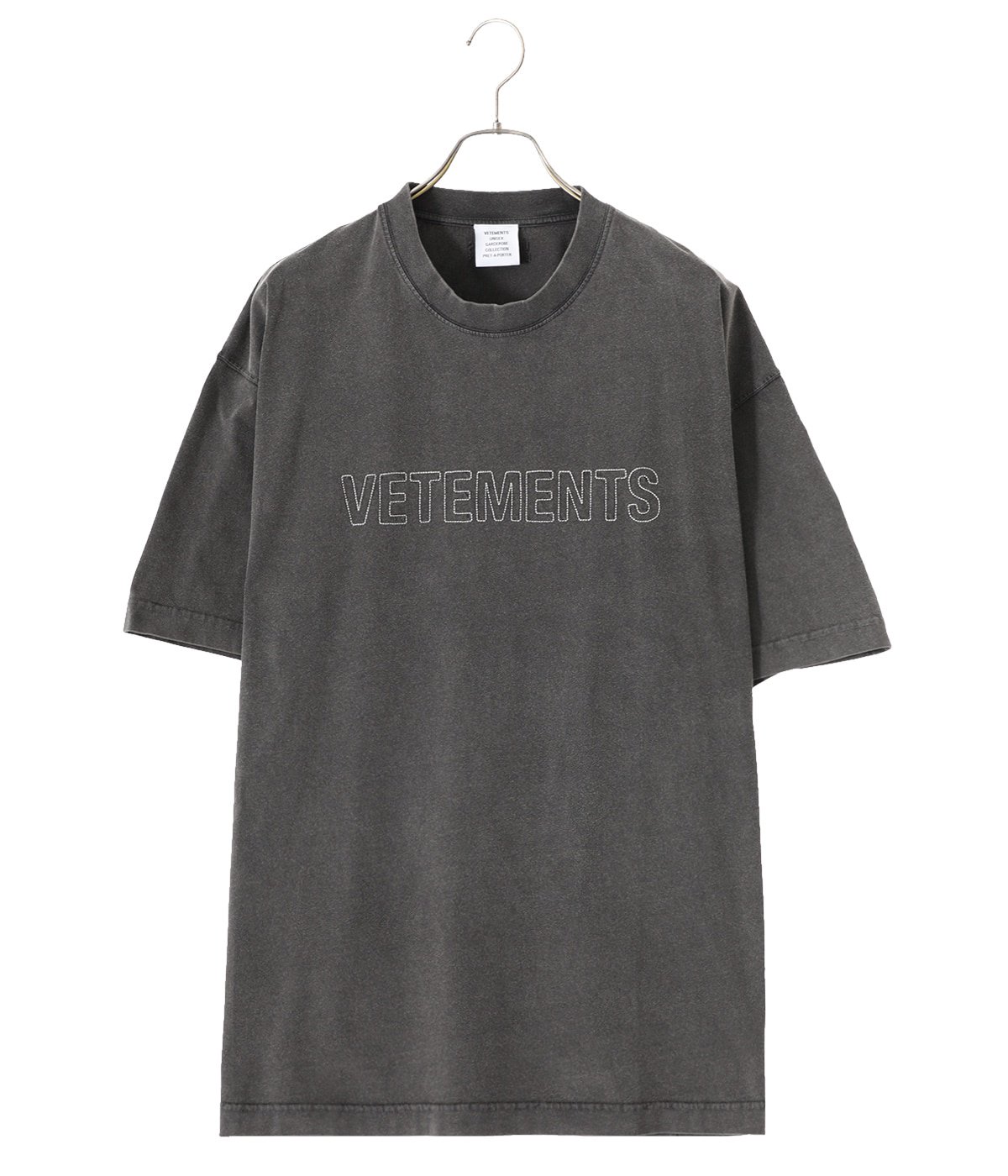 LOGO OUTLINE T-SHIRT | VETEMENTS(ヴェトモン) / トップス カットソー半袖・Tシャツ (メンズ)の通販 -  ARKnets(アークネッツ) 公式通販 【正規取扱店】