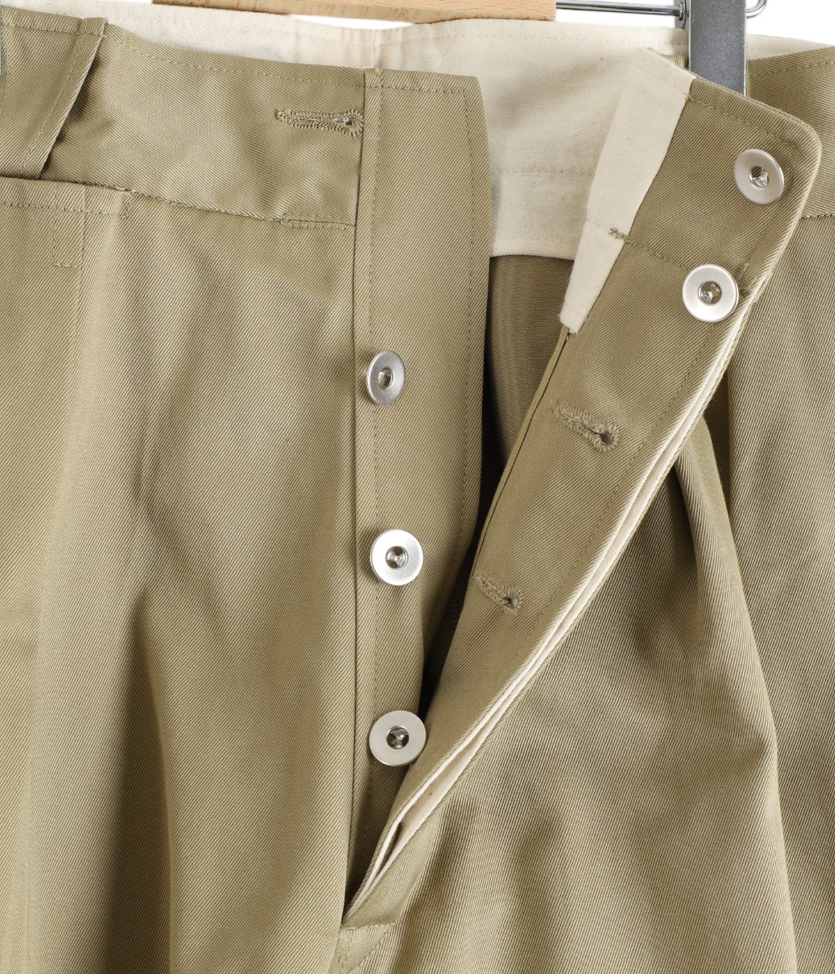 レディース】UNIFORM WEAPON 2-TUCK PANTS | FUMIKA_UCHIDA