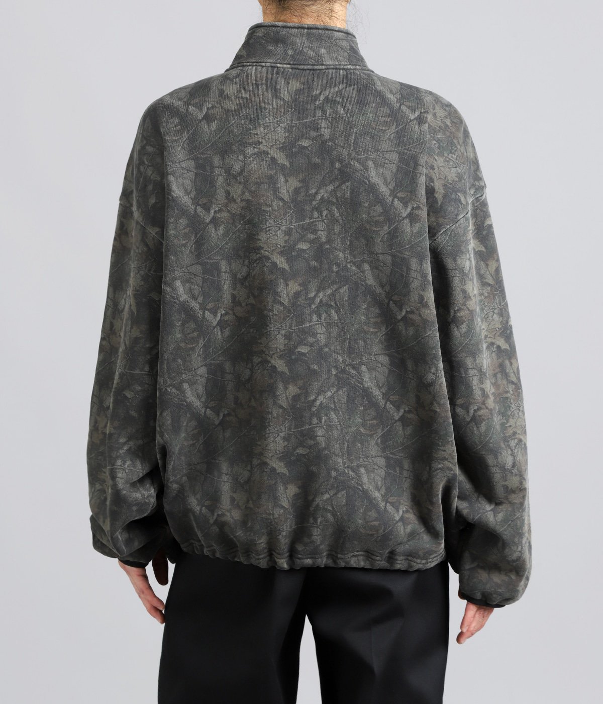 model（175cm / 60kg）B85 W75 H92 着用サイズ：M