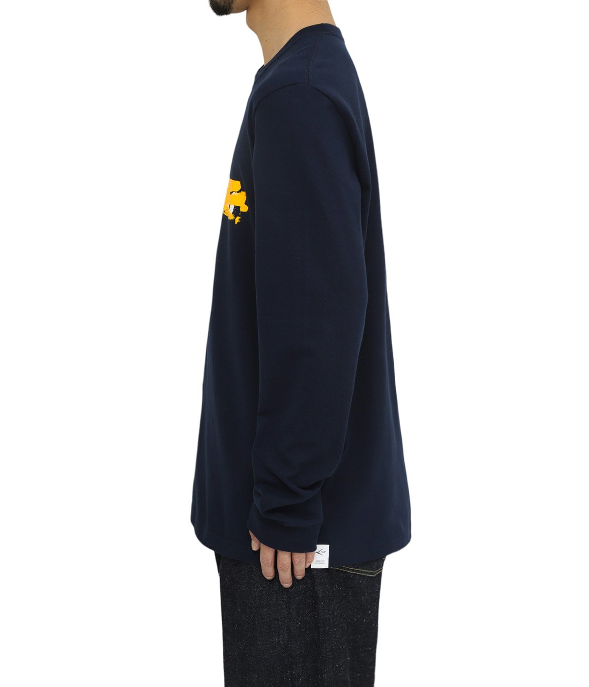model（184cm / 63kg）B85 W80 H102 着用サイズ：L
