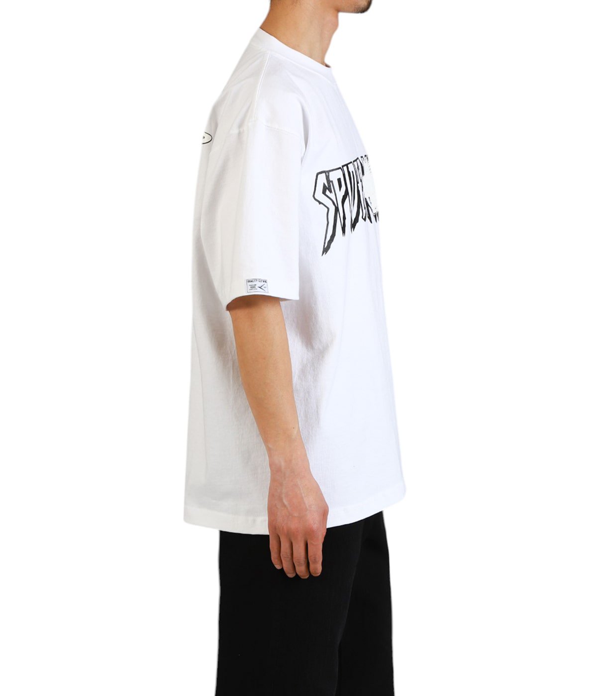model（175cm / 60kg）B85 W75 H92 着用サイズ：XL
