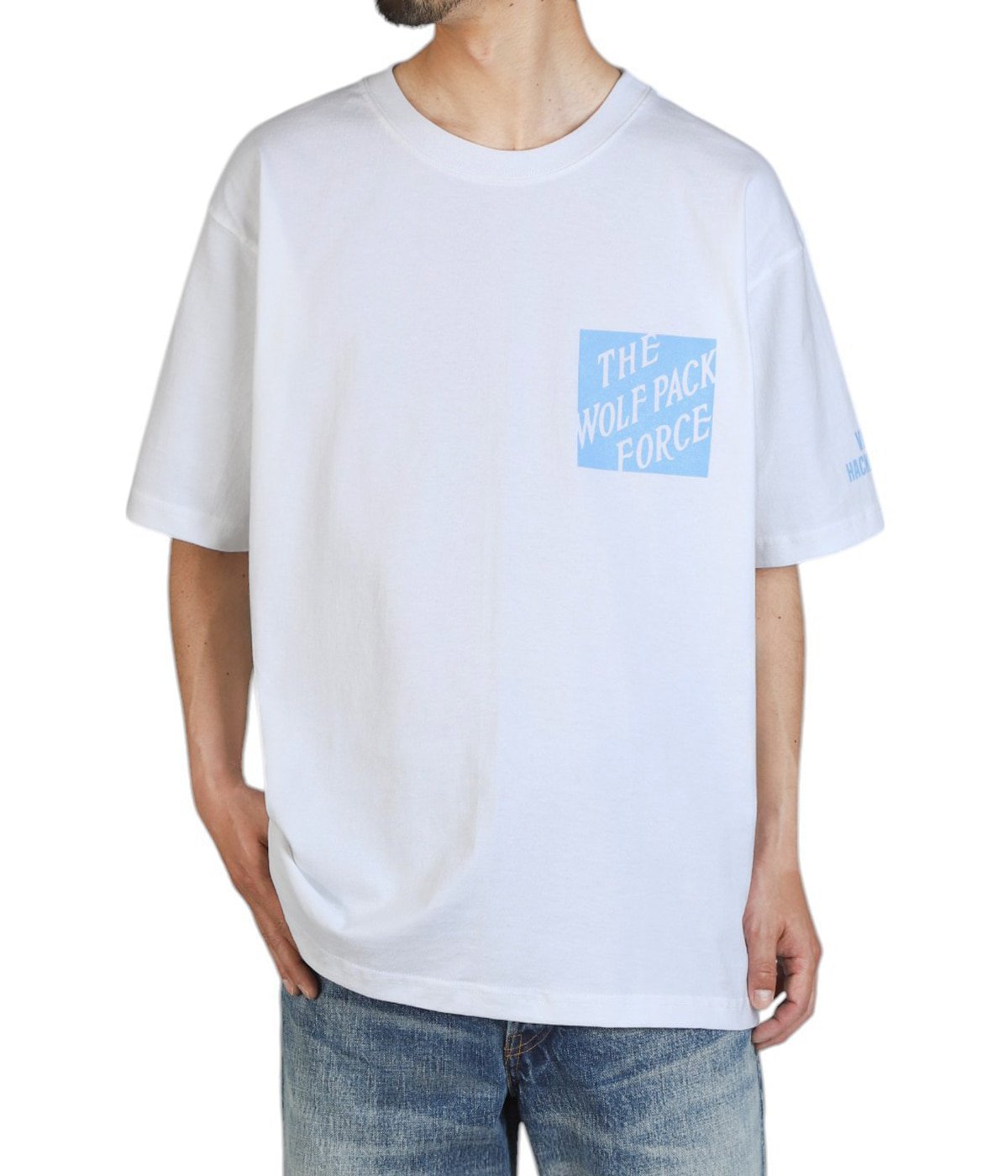 model（184cm / 63kg）B85 W80 H102 着用サイズ：XL