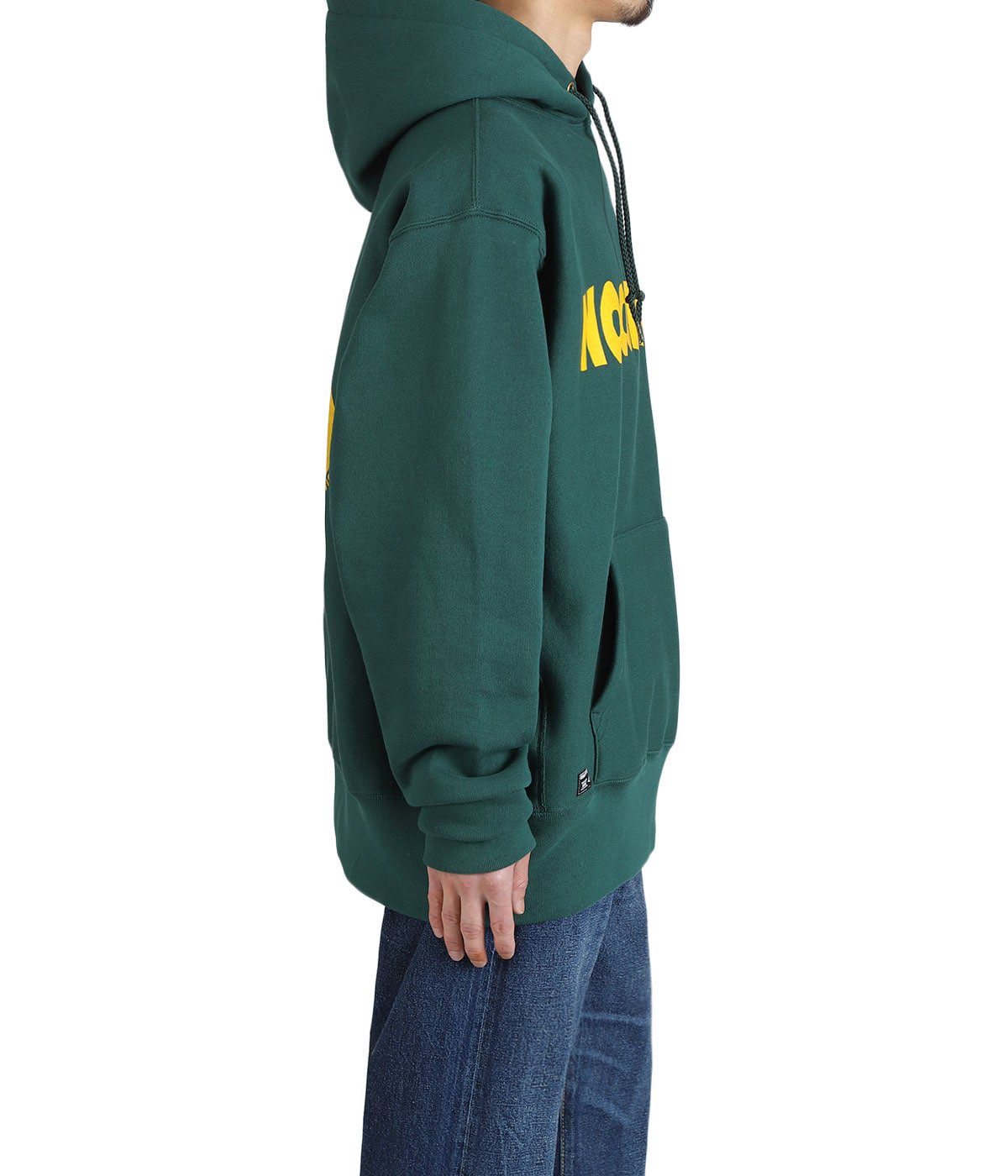 model（175cm / 60kg）B85 W75 H92 着用サイズ：XL