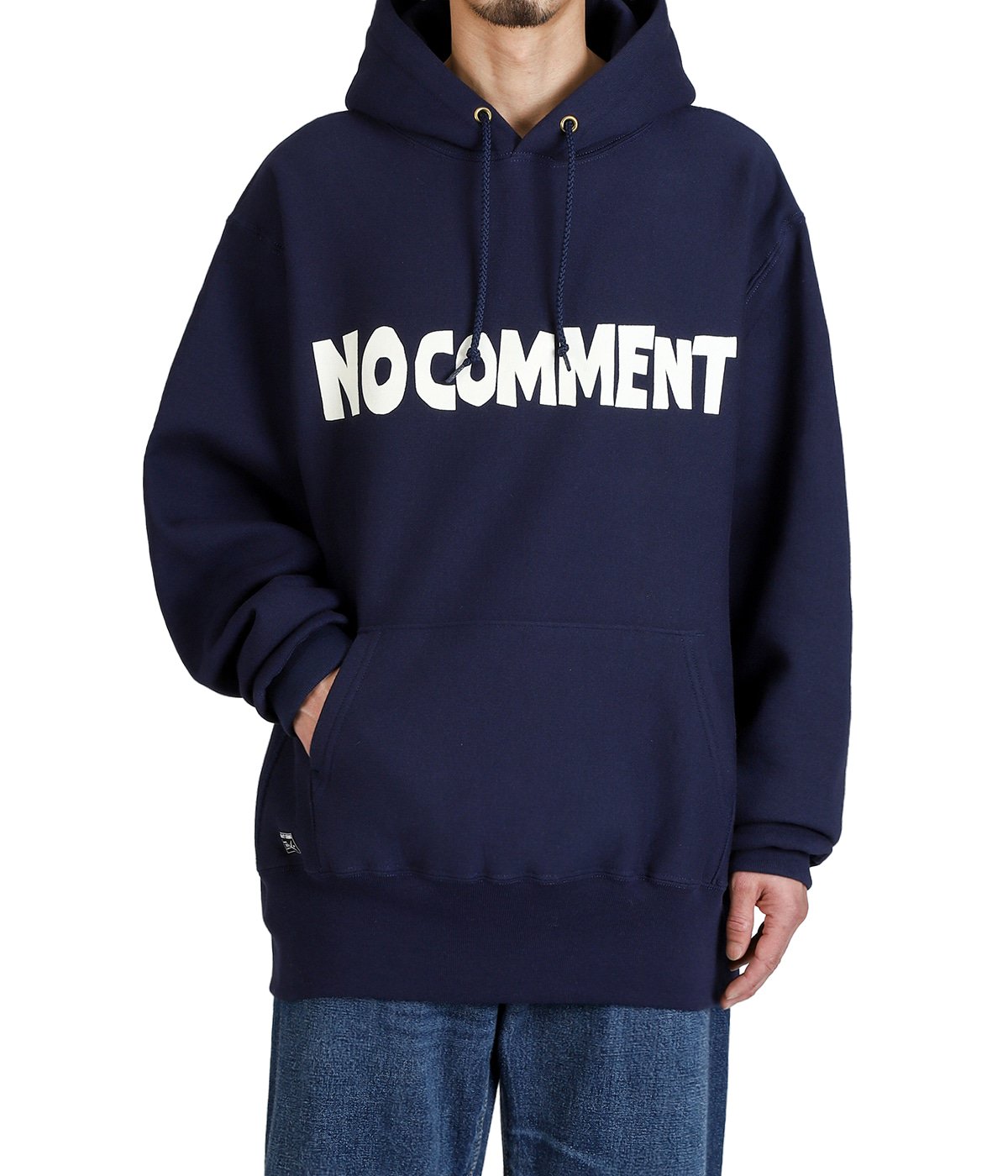 model（175cm / 60kg）B85 W75 H92 着用サイズ：XL