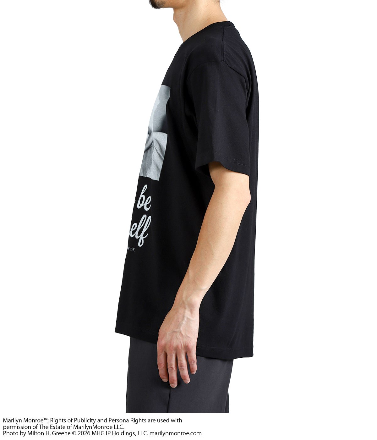 model（175cm / 60kg）B85 W75 H92 着用サイズ：L