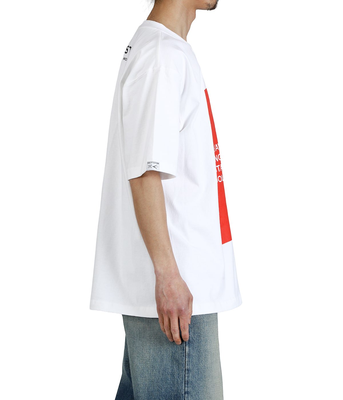 model（175cm / 60kg）B85 W75 H92 着用サイズ：XL
