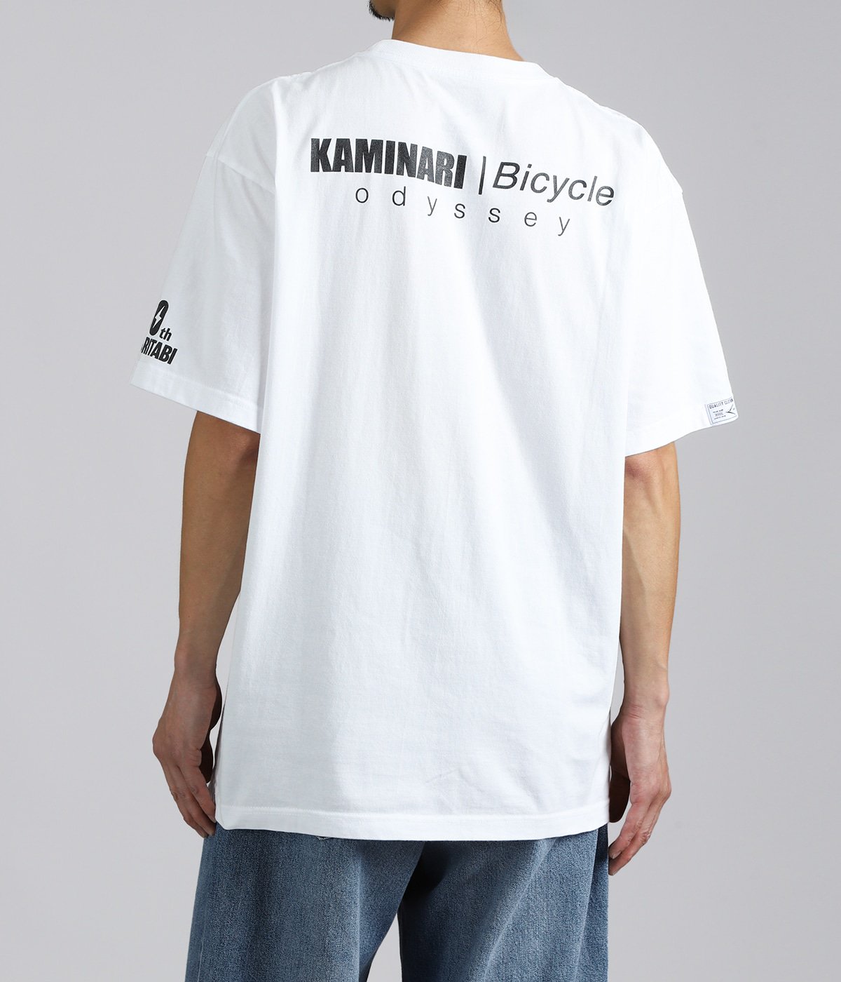 model（175cm / 60kg）B85 W75 H92 着用サイズ：XL
