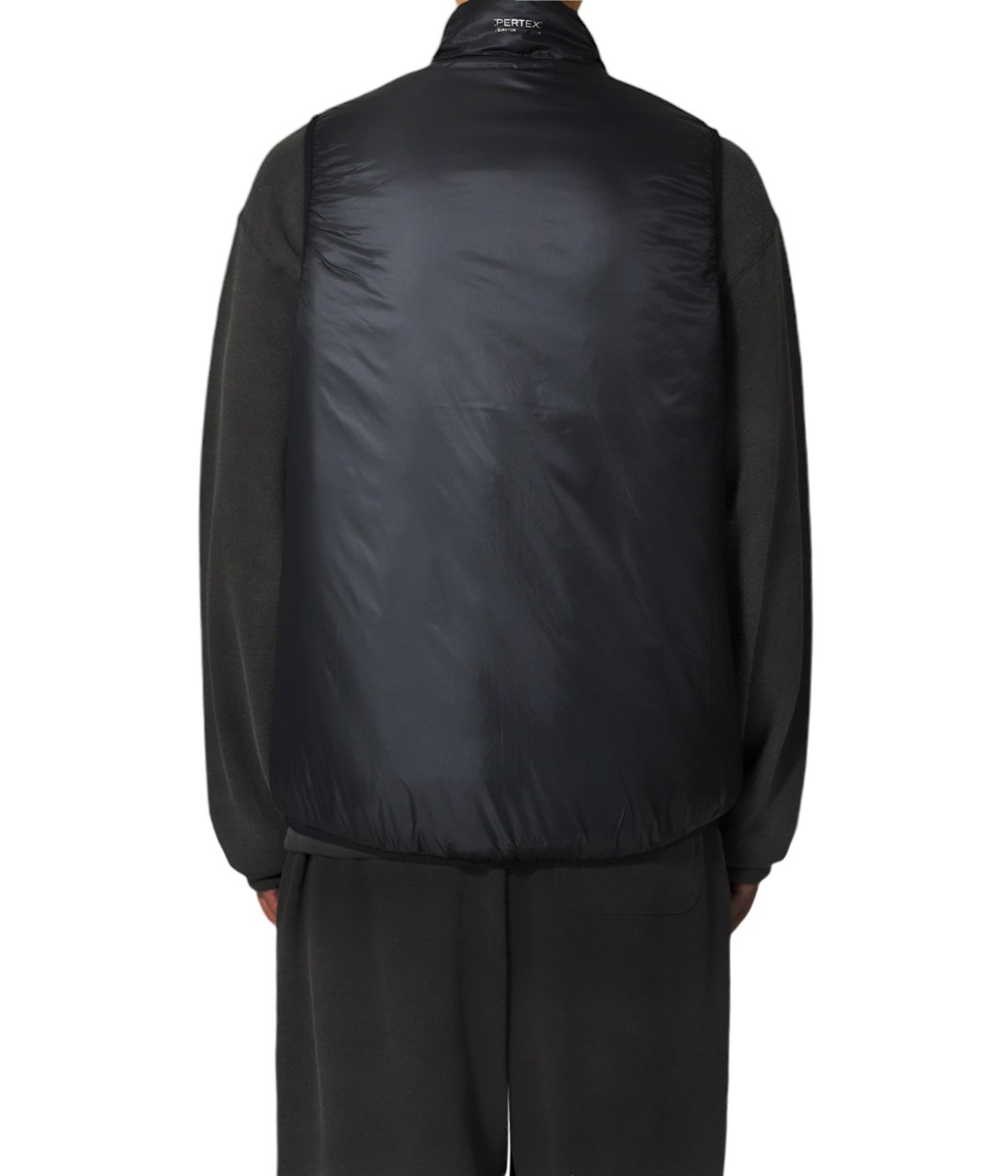 model（177cm / 62kg）B87 W73 H92 着用サイズ：M