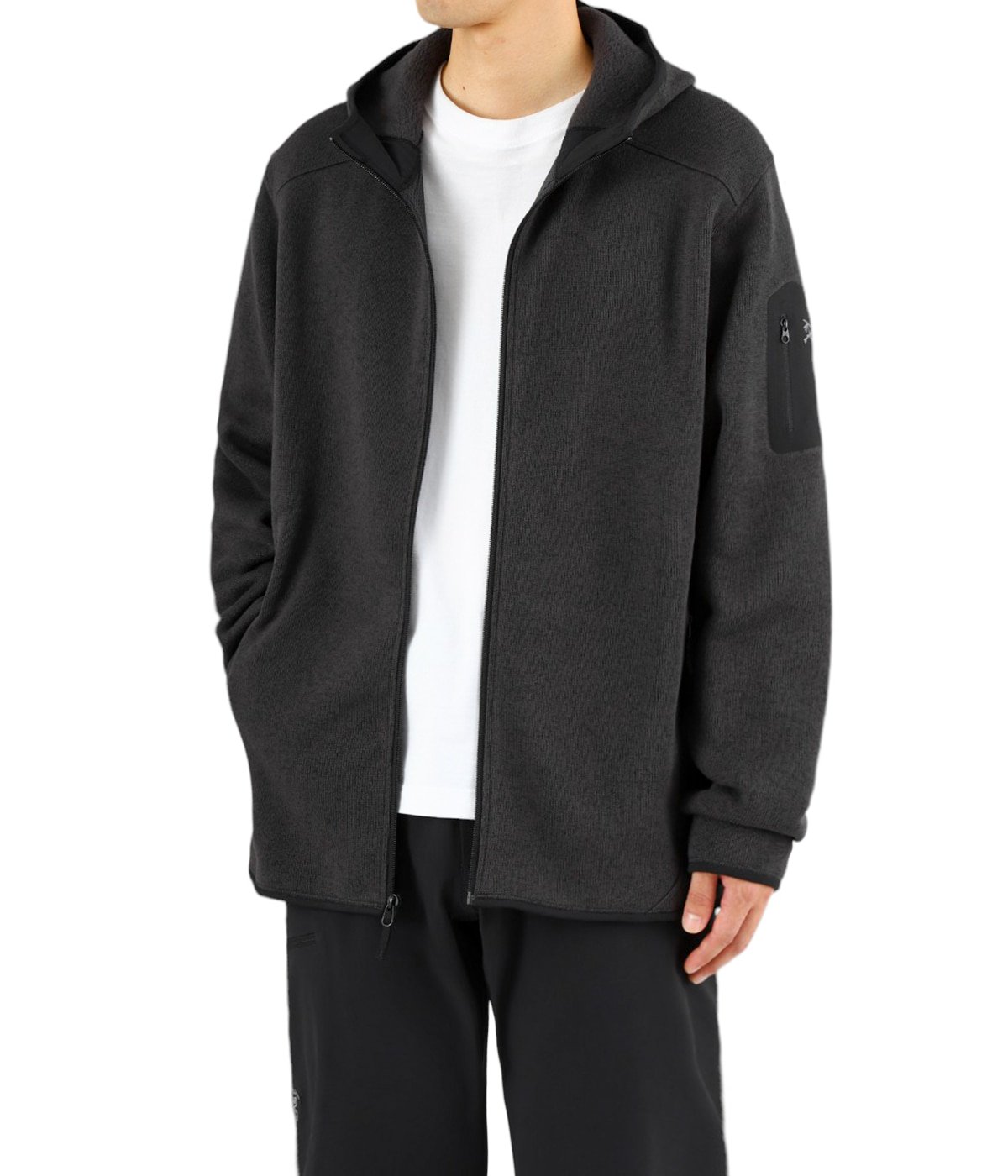 model（177cm / 62kg）B87 W73 H92 着用サイズ：L