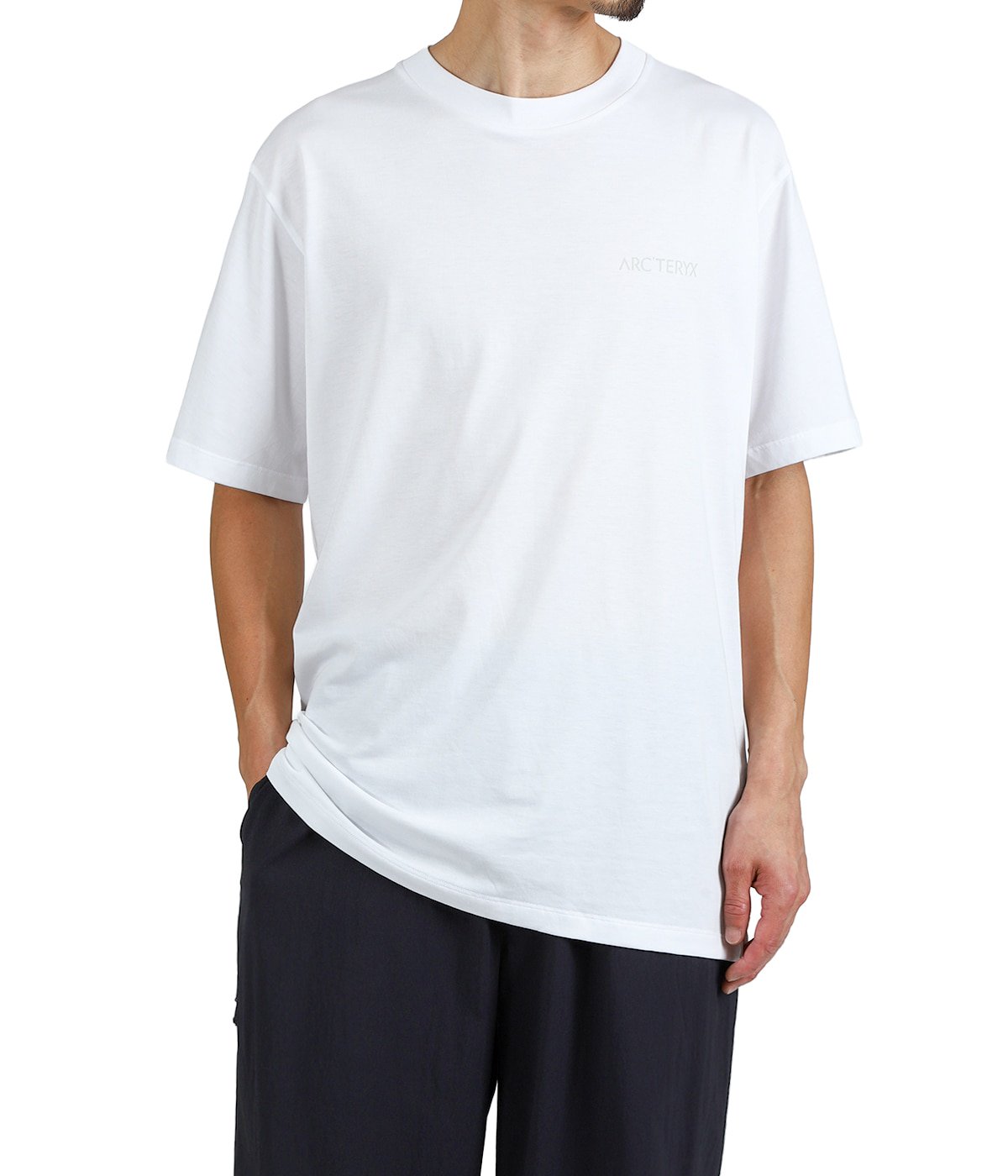 model（175cm / 60kg）B85 W75 H92 着用サイズ：M