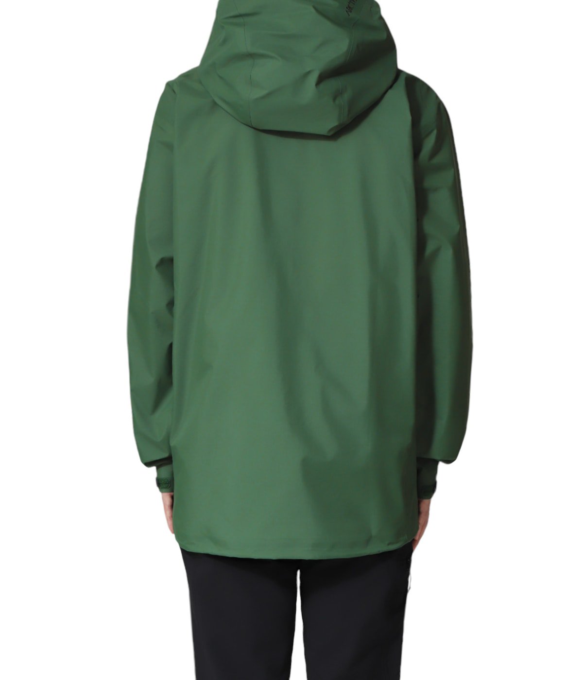 model（177cm / 62kg）B87 W73 H92 着用サイズ：M