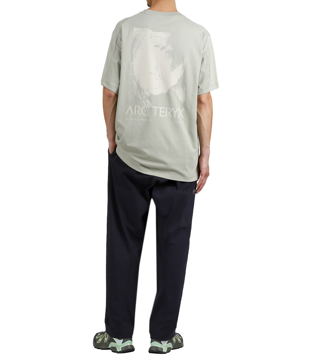 model(175cm / 60kg)B85 W75 H92 着用サイズ：M