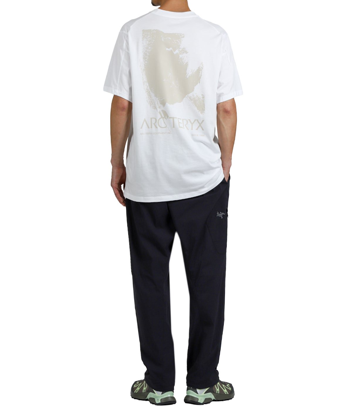 model(175cm / 60kg)B85 W75 H92 着用サイズ：M
