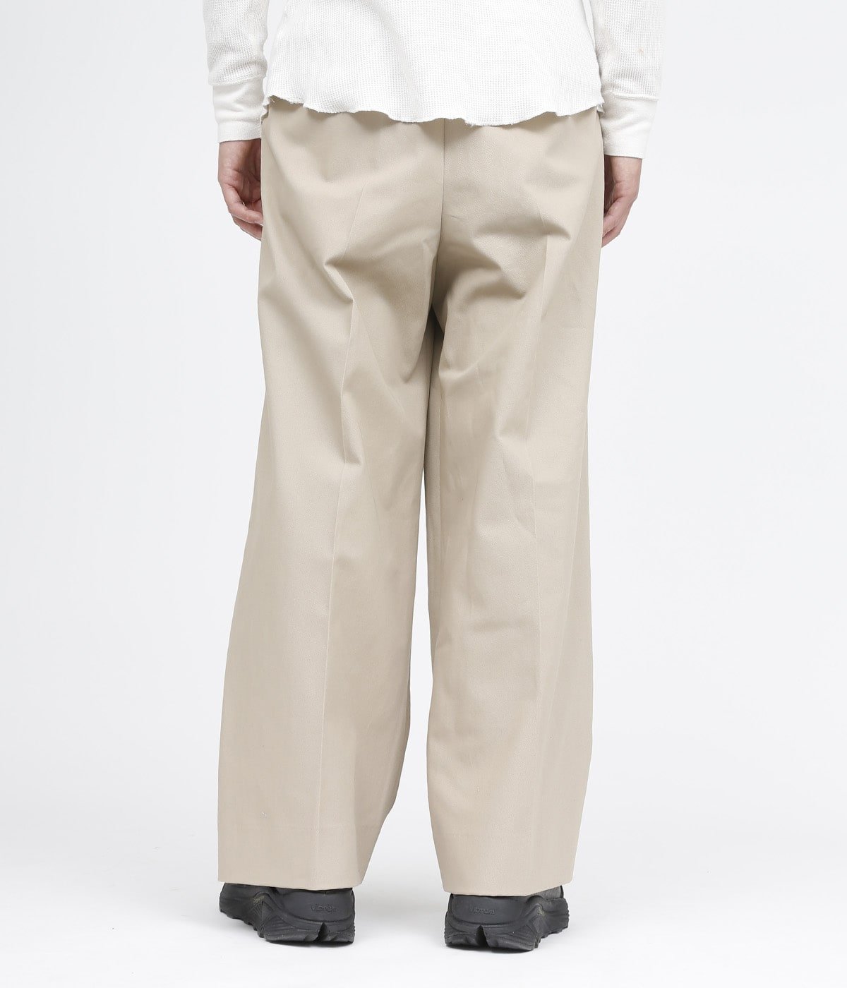 yoke 2tuck wide-legged side tape trouser - スラックス