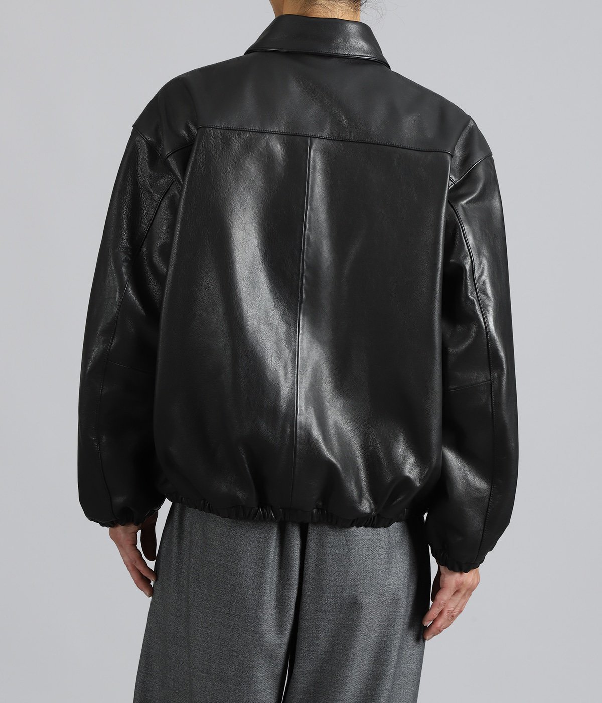 model（175cm / 60kg）B85 W75 H92 着用サイズ：2