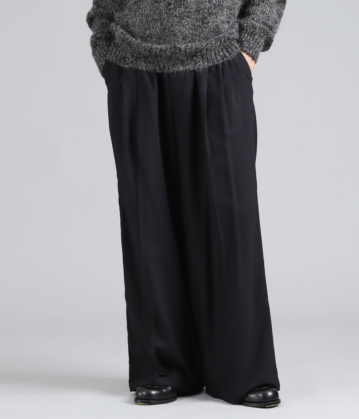 model(175cm / 60kg)B85 W75 H92 着用サイズ：3